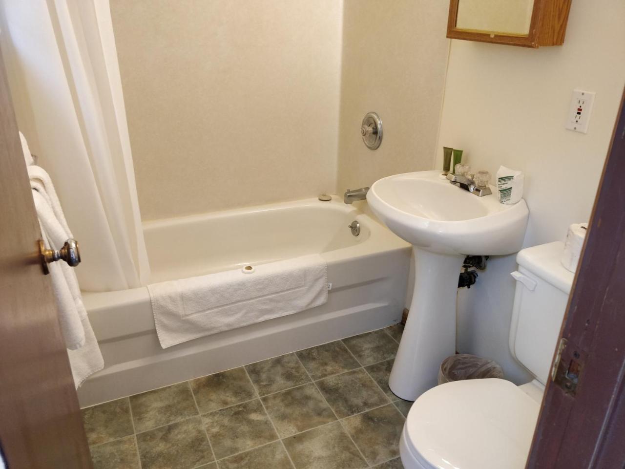 Kakabeka Falls Telstar Motel מראה חיצוני תמונה
