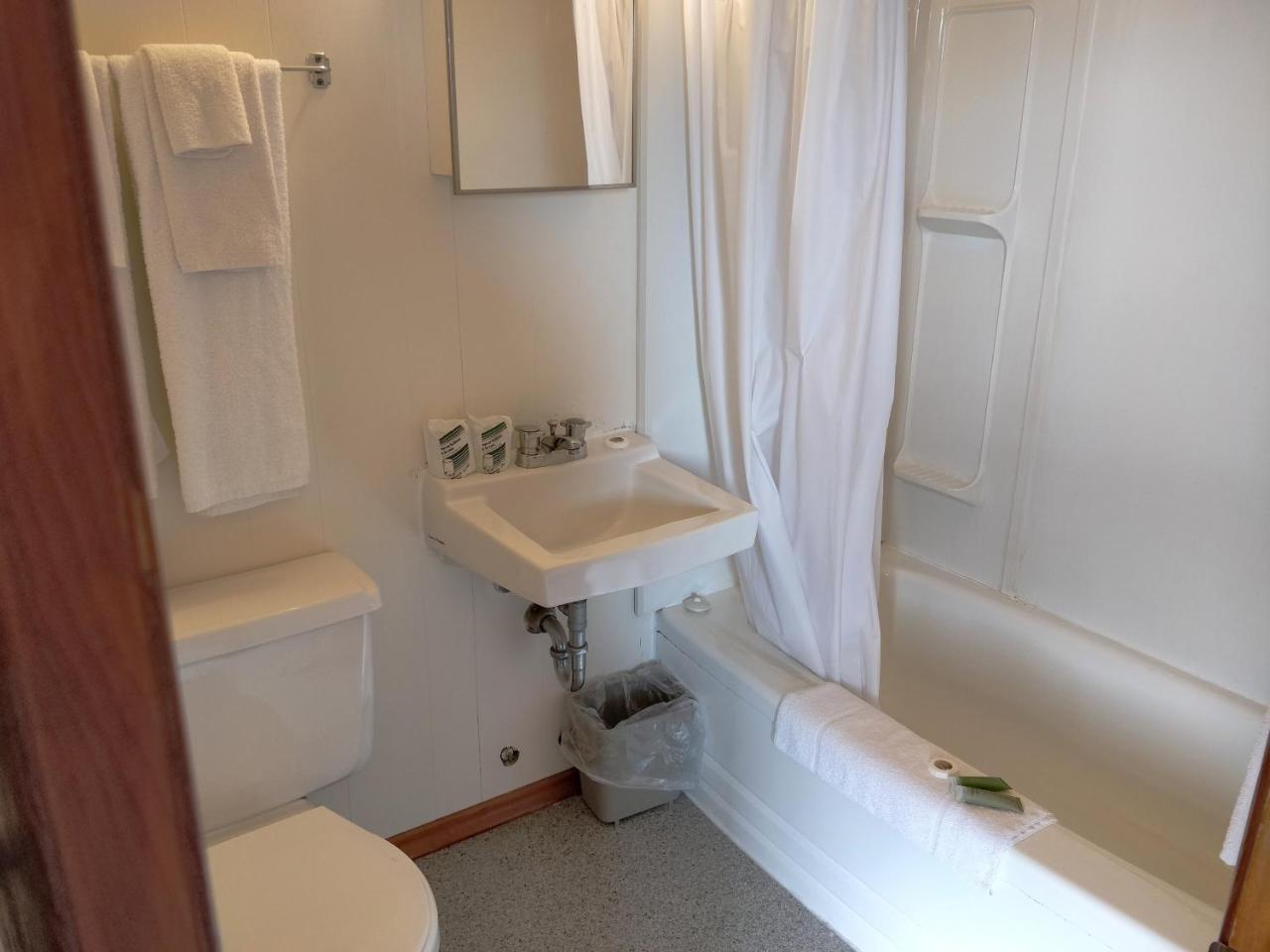 Kakabeka Falls Telstar Motel מראה חיצוני תמונה