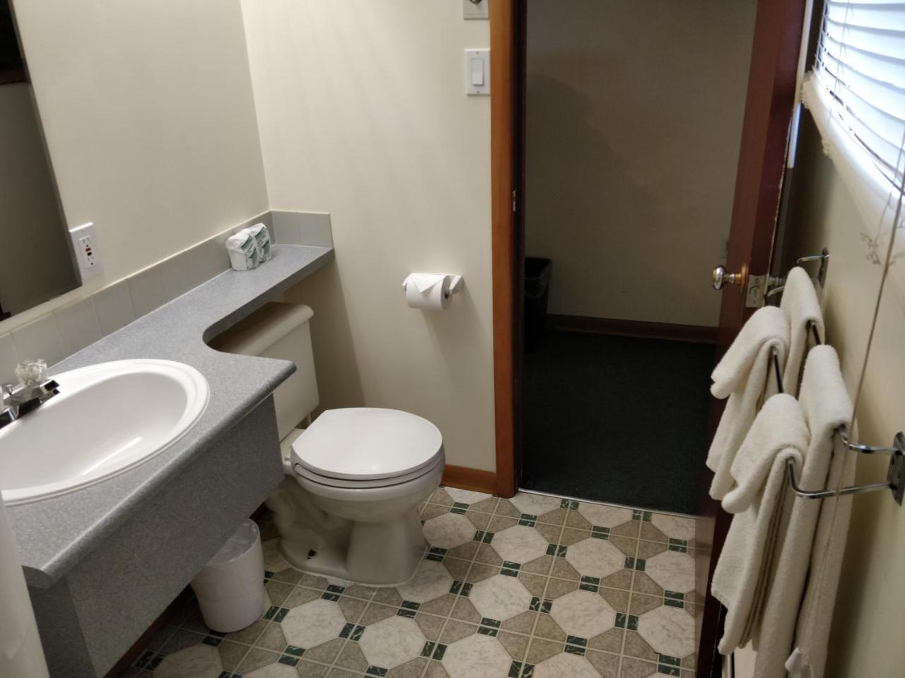 Kakabeka Falls Telstar Motel מראה חיצוני תמונה